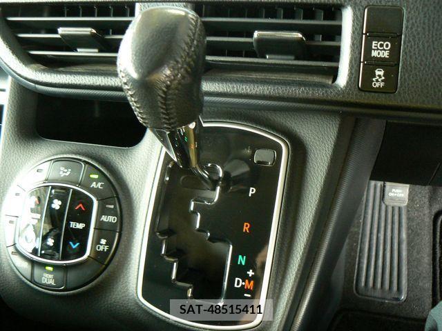Toyota VOXY 2014-01 321378-11