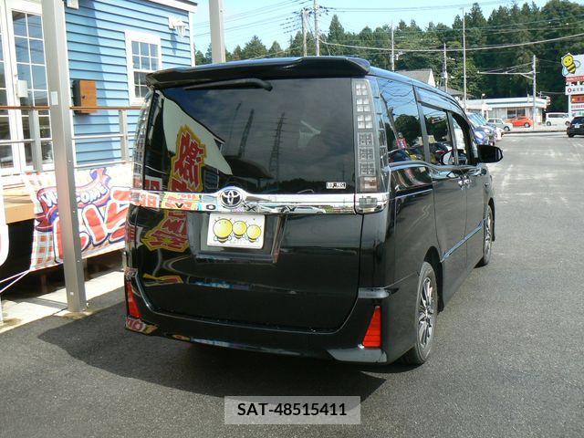 Toyota VOXY 2014-01 321378-2