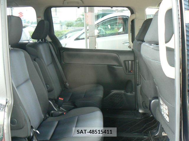 Toyota VOXY 2014-01 321378-6