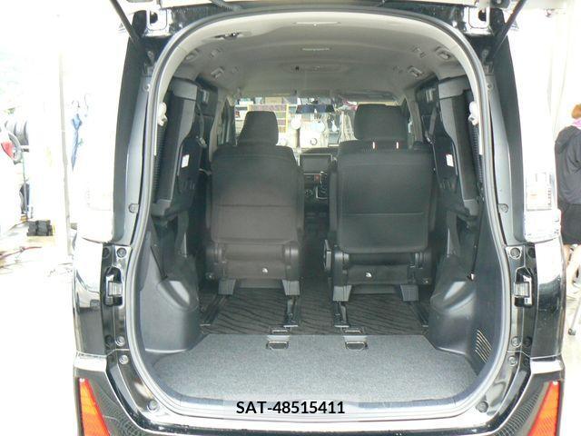 Toyota VOXY 2014-01 321378-3