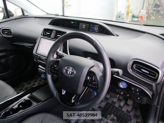 Toyota PRIUS 2019-03 385290-11