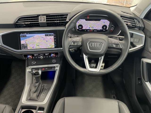 Audi Q3 2021-02 22891-8