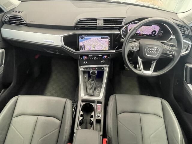 Audi Q3 2021-02 22891-7