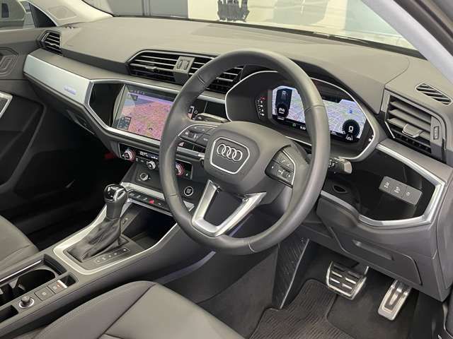 Audi Q3 2021-02 22891-10