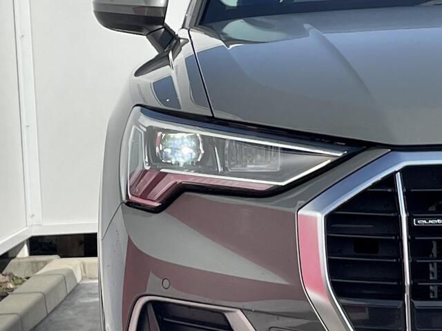 Audi Q3 2021-02 22891-6