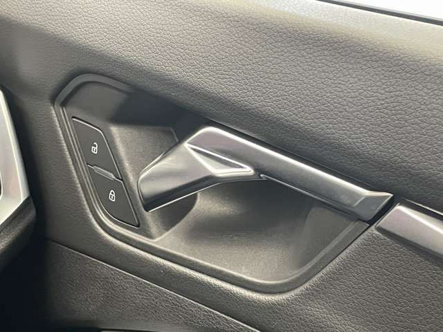 Audi Q3 2021-02 22891-19