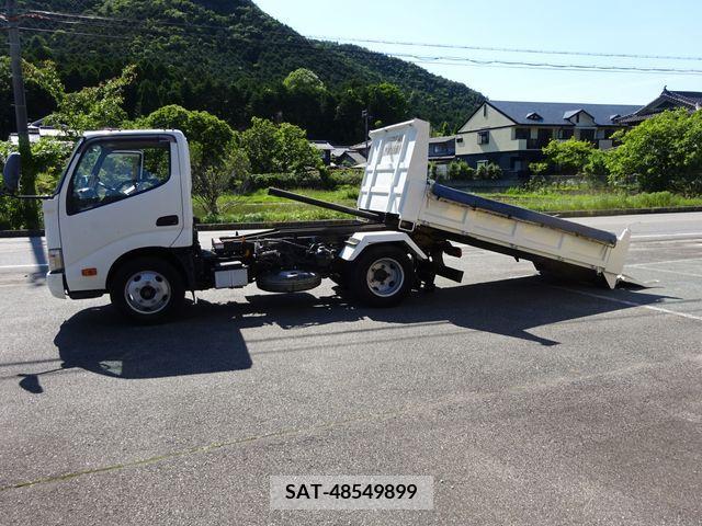 Hino DUTRO 2015-06 296718-15