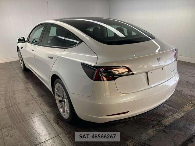 Tesla MODEL 3 2021-12 332642-13