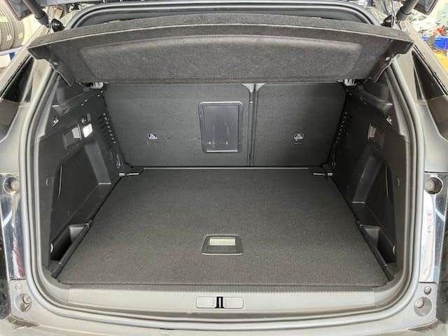 Peugeot 3008 2018-11 20484-11
