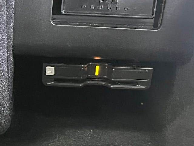 Peugeot 3008 2018-11 20484-9