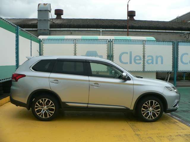 Mitsubishi OUTLANDER 2015-10 11540-5