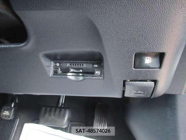 Toyota PRIUS 2018-03 373803-12