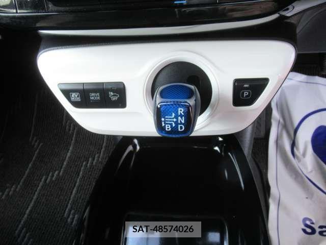 Toyota PRIUS 2018-03 373803-8