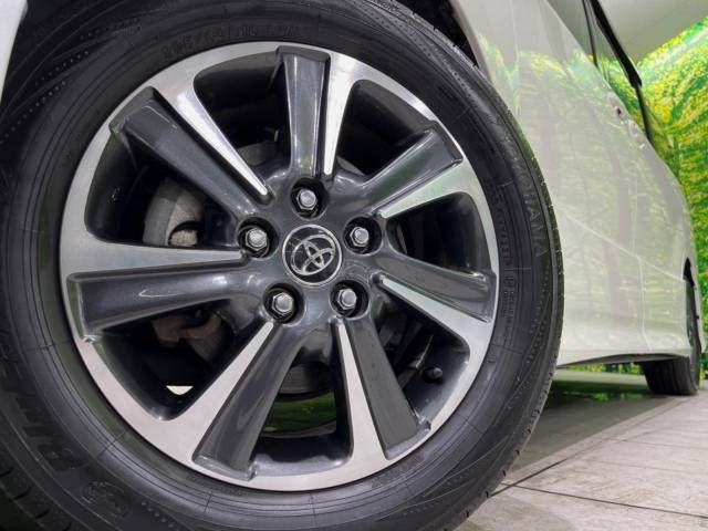 Toyota VOXY 2017-07 15589-13