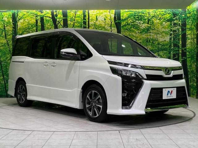 Toyota VOXY 2017-07 15589-16