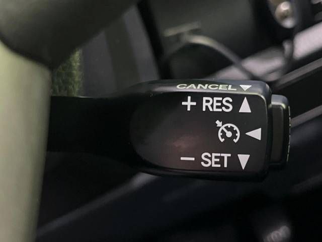 Toyota VOXY 2017-07 15589-6