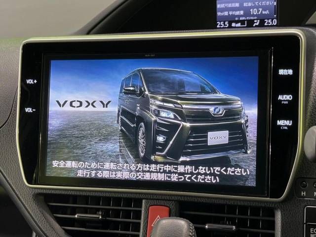 Toyota VOXY 2017-07 15589-3