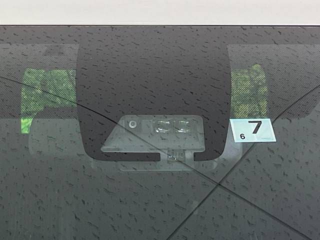 Toyota VOXY 2017-07 15589-2