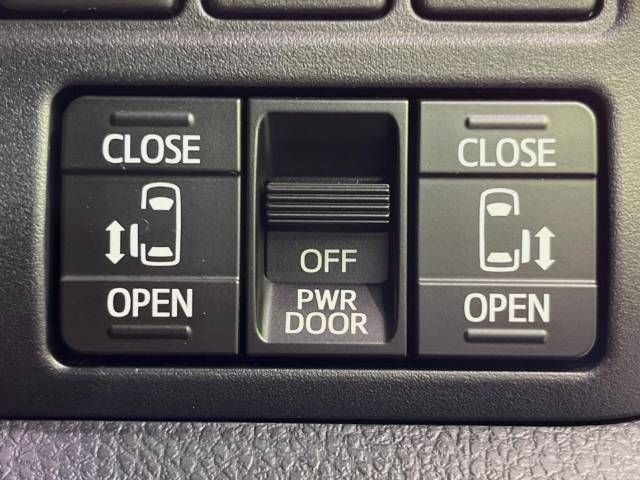 Toyota VOXY 2017-07 15589-5