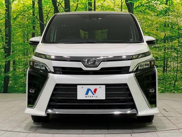Toyota VOXY 2017-07 15589-14