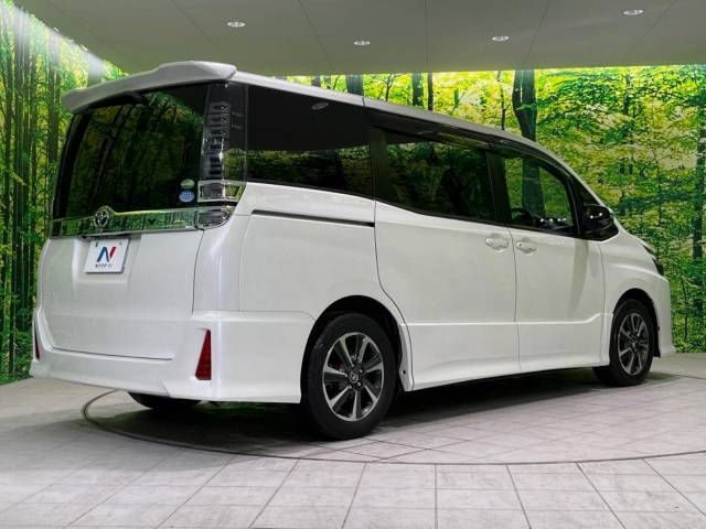 Toyota VOXY 2017-07 15589-17