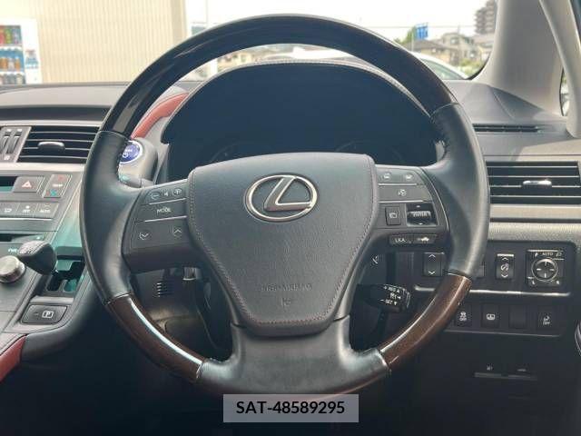 Lexus HS 2013-06 275729-11