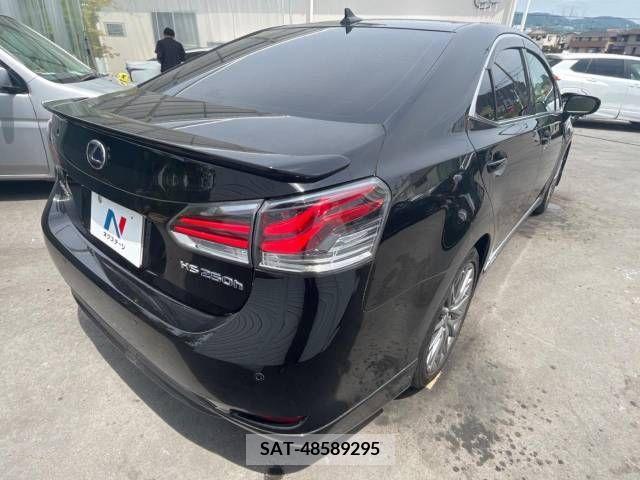 Lexus HS 2013-06 275729-17