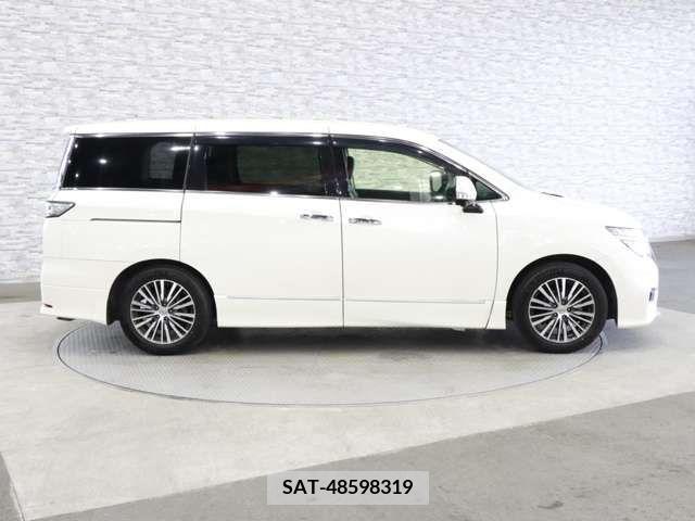 Nissan ELGRAND 2019-05 359725-11