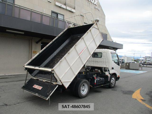Hino DUTRO 2012-09 200309-1