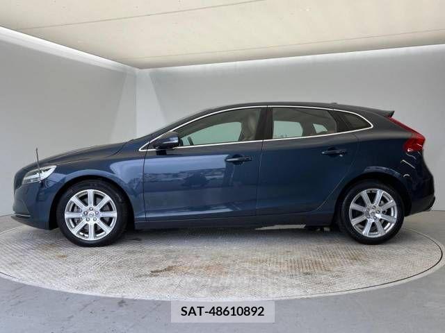 Volvo V40 2018-06 381456-17