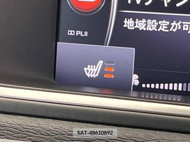 Volvo V40 2018-06 381456-7