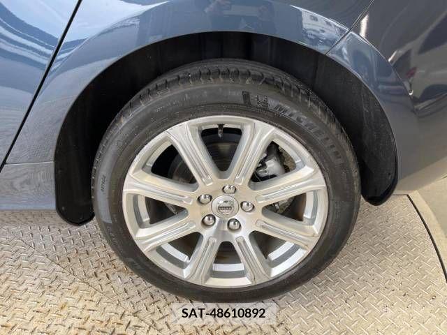 Volvo V40 2018-06 381456-15