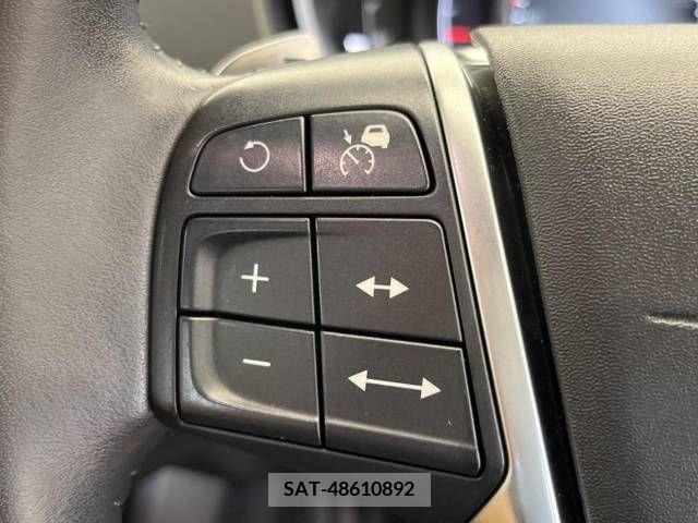 Volvo V40 2018-06 381456-9