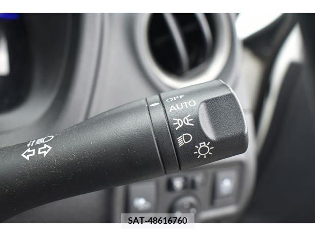Nissan NOTE 2017-05 305384-11