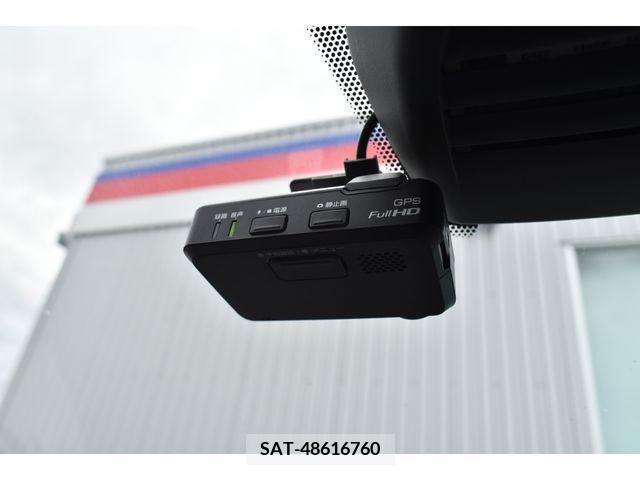 Nissan NOTE 2017-05 305384-5