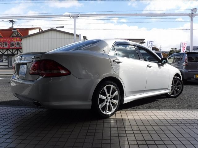 Toyota CROWN SEDAN 2008-10 187969-2