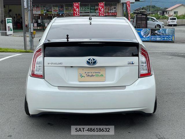 Toyota PRIUS 2012-02 338981-4