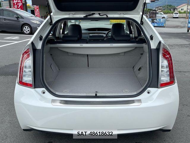 Toyota PRIUS 2012-02 338981-12