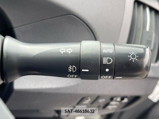 Toyota PRIUS 2012-02 338981-21