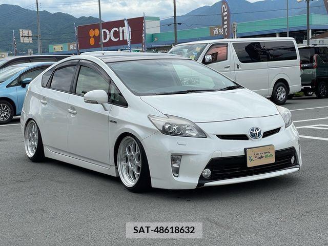 Toyota PRIUS 2012-02 338981-2