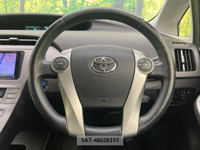Toyota PRIUS 2013-11 366601-11