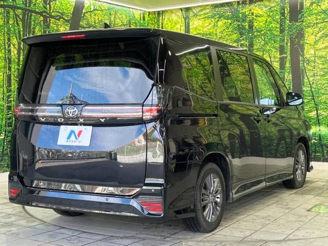 Toyota VOXY 2023-03 193000-18