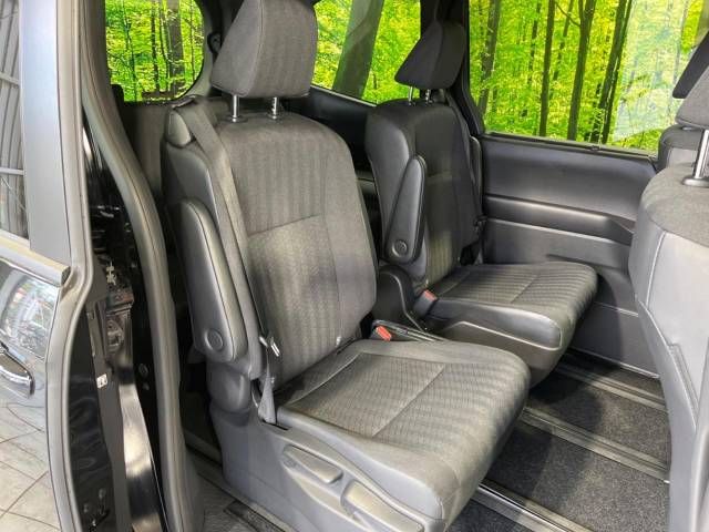 Toyota VOXY 2023-03 193000-9