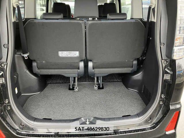 Toyota VOXY 2017-03 246686-8