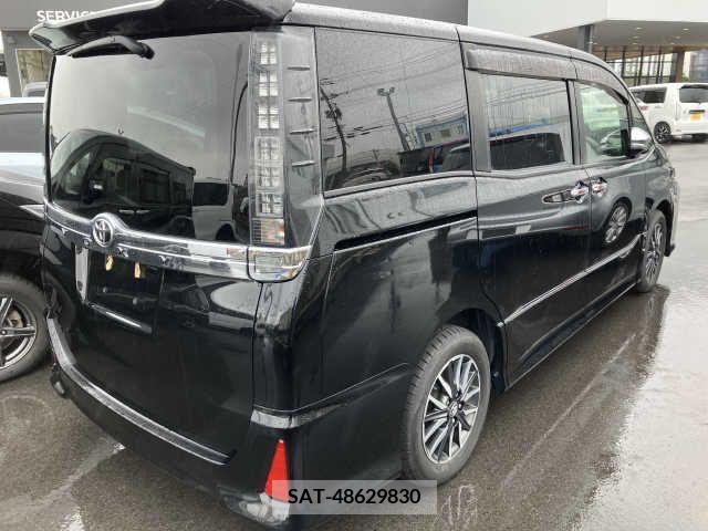 Toyota VOXY 2017-03 246686-7