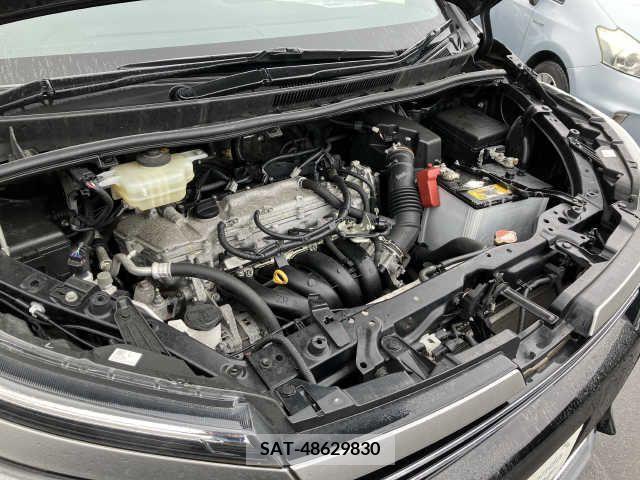 Toyota VOXY 2017-03 246686-3