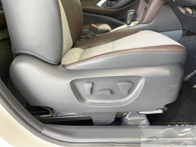 Toyota YARIS CROSS 2021-03 12025-5