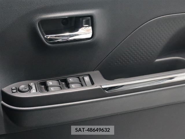 Daihatsu TANTO 2023-10 287081-4