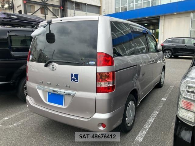 Toyota NOAH 2002-04 392840-3