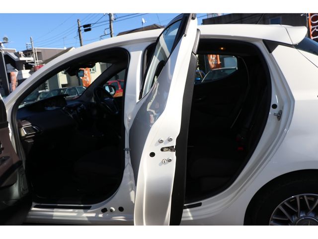 Chrysler YPSILON 2013-06 13462-8